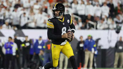 1761189033 aaron rodgers.jpg