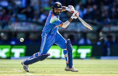 1761282633 australia v india odi series game 2.jpg