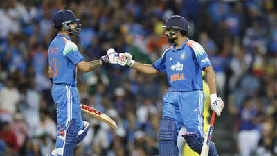 1761390154 virat kohli and rohit sharma.jpg