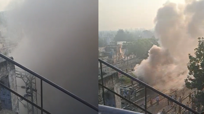 Amritsar saharsa garib rath express coach fire near sirhind leaves one injured.jpg