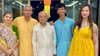 Anaya bangar sanjay bangar.jpg