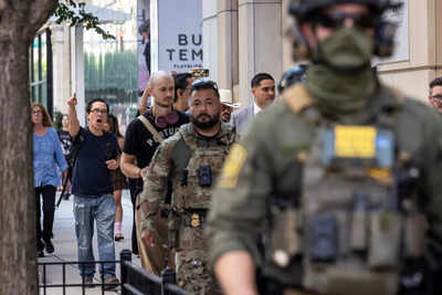 Apple and google block apps that crowdsource ice sightings some warn of chilling effects.jpg