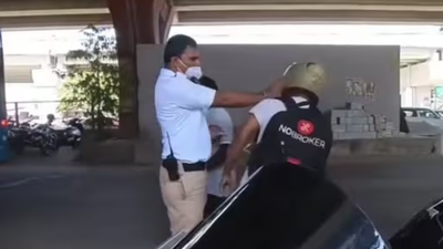 Bengaluru officer slapping a motorcyclist during a routine traffic stop.jpg