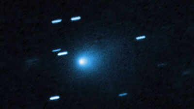 Comet 3iatlas rare interstellar visitor speeds through solar system at 130000 mph passing mars and j.jpeg