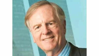 Former apple ceo john sculley.jpg