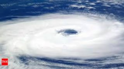 Heavy rain likely as cyclone looms over bay of bengal.jpg