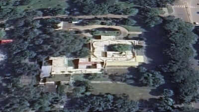 In a post on x maliwal accused kejriwal of getting himself allotted a luxurious 7 star two acre gove.jpeg