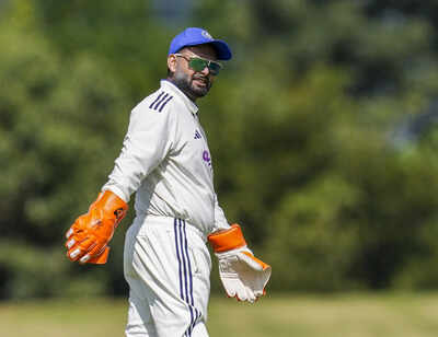 India a vs south africa a test match day 1.jpg