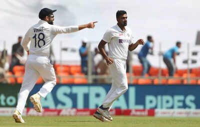 India v england 4th test day three.jpg