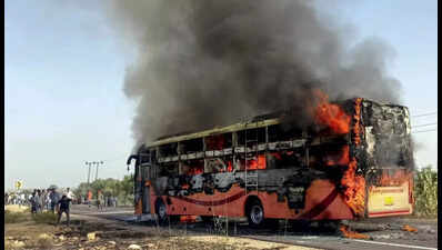 Jaisalmer bus fire.jpg