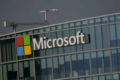 Microsoft reduces israel39s access to cloud and ai products over reports of mass surveillance in gaz.jpeg