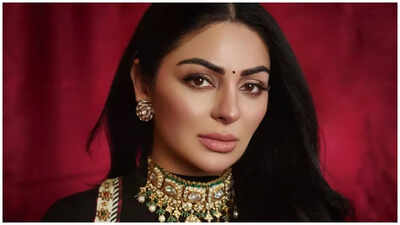 Neeru bajwa 1.jpg