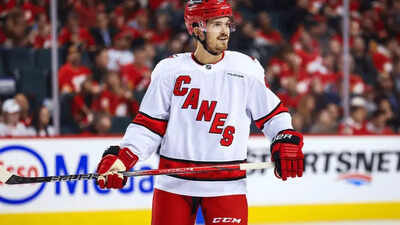 Oilers39 jack roslovic.jpg