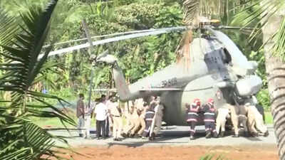 President murmus helicopter lands on sunken helipad during kerala visit.jpg