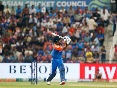 Sanju samson 83 runs away from completing 1000 t20i runs for india.jpg