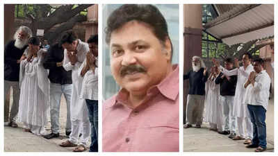 Sarabhai vs sarabhai cast at satish shah39s funeral.jpg