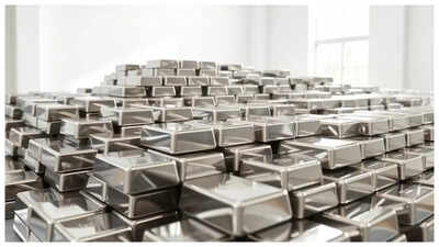 Silver future cross rs 13 lakh mark.jpg