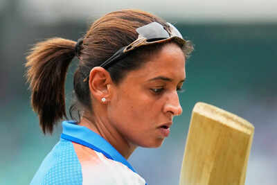 South africa wins rain delayed toss and opts to bowl against india in womens cricket world cup.jpg