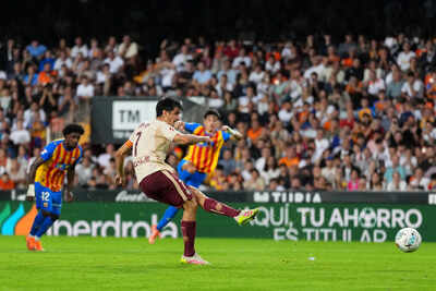 Valencia cf v villarreal cf laliga ea sports.jpg