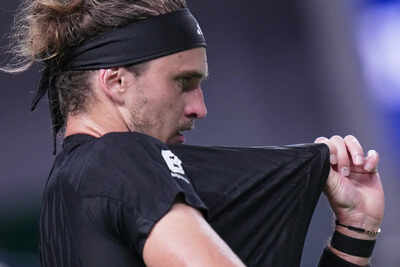 Zverev ousted by 54th ranked rinderknech in third round of shanghai masters.jpg