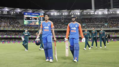 1762602815 india beat australia.jpg
