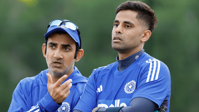 1762837182 gautam gambhir and suryakumar yadav.jpg