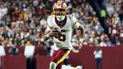 1763485547 jayden daniels.jpg