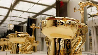 America gold toilet 2.jpg