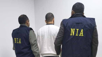 Anmol bishnoi deported from us lands in delhi.jpg