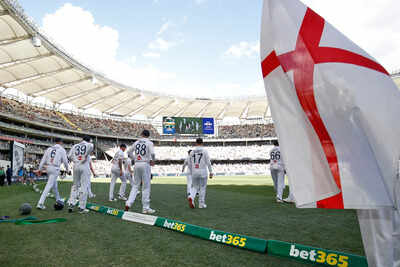 Australia england cricket.jpg