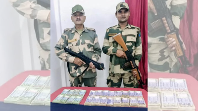 Bsf jawans with the sized curency ani.jpg