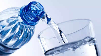 Drink too much water know the health risks.jpg