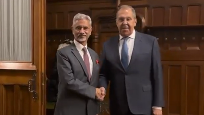 Eam jaishankar with russian foreign minister sergey lavrov.jpg