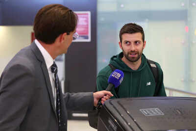 England ashes squad members arrive in australia.jpg