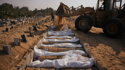 Gaza hospital receives 15 bodies.jpg