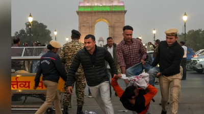 India gate protest pti photo.jpg