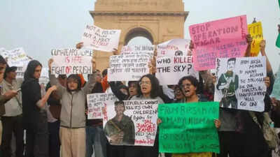 India gate protest.jpg