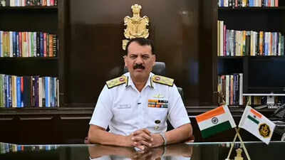 Indian navy chief admiral dinesh k tripathi.jpg