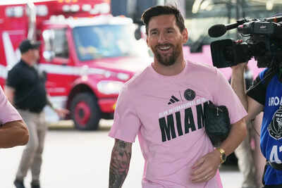 Lionel messi and inter miami complete new contract he39ll remain with the club at least into 2026.jp .jpeg