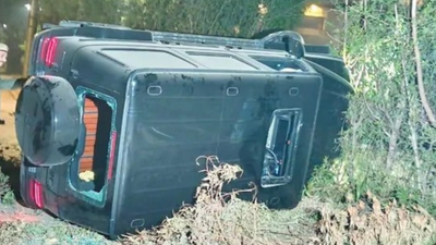 Mercedes g63 hits 3 near vasant kunj39s ambience mall.jpg