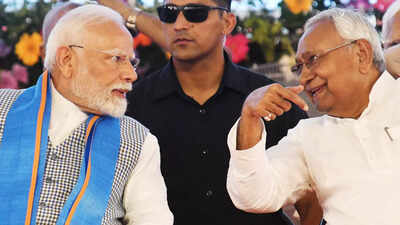 Narebdra modi nitish kumar.jpg