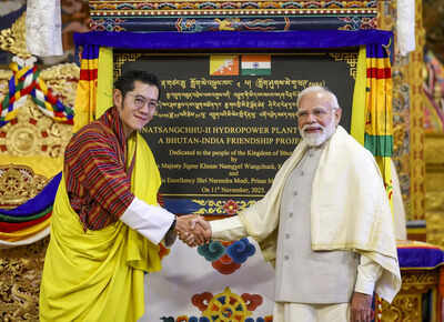 Pm modi in bhutan.jpg