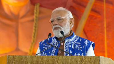 Pm modi in gujarat.jpg