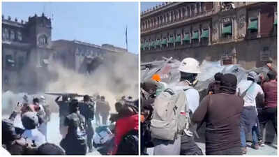 Police turned to tear gas after the protesters against corruption marched into city.jpg