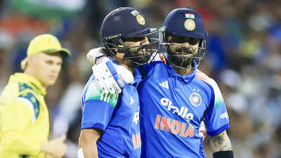 Rohit virat 1111 afp.jpg