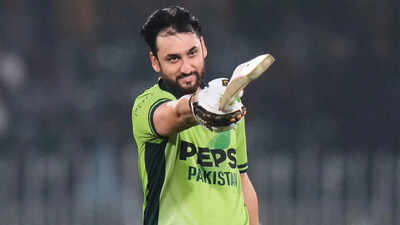 Salman agha 1211 pti.jpg