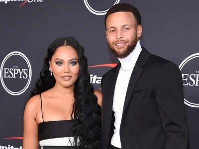 Stephen curry with ayesha curry.jpg