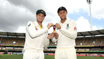 Steve smith and joe root.jpg