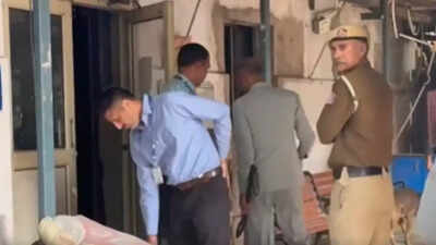 The schools located in prashant vihar and dwarka received the threats around 9 am the delhi fire ser.jpeg