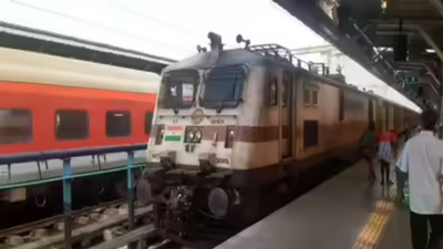 Train shortage to bihar derails voting plans of migrants in city.jpg